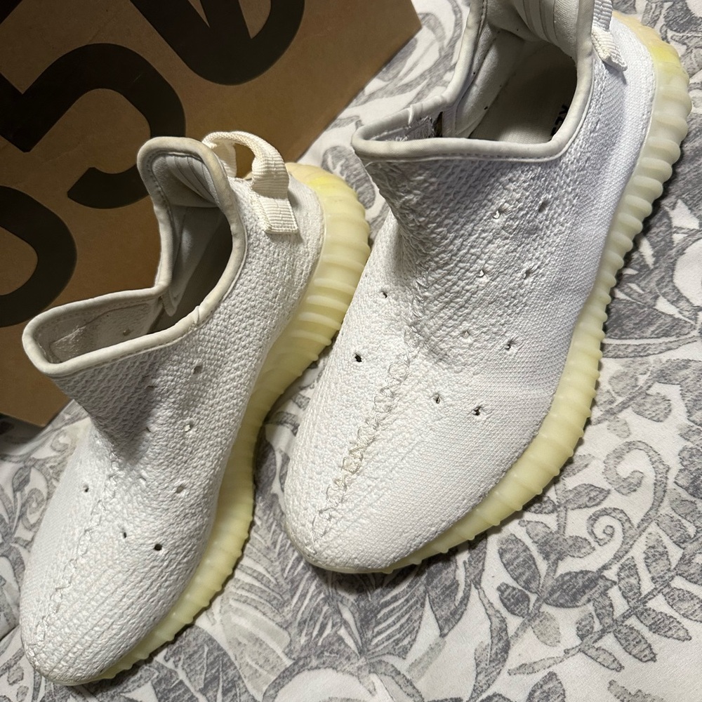Normal wear Yeezy’s 350’s White and Cream Sneakers